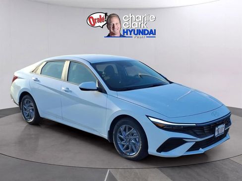 New 2026 Hyundai Elantra Blue image 7