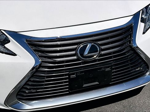 Used 2018 Lexus ES 350 w/ Premier Package FWD image 27