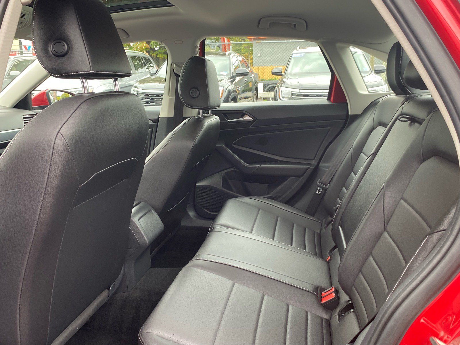 Certified 2022 Volkswagen Jetta SE w/ Panoramic Sunroof Package FWD image 21