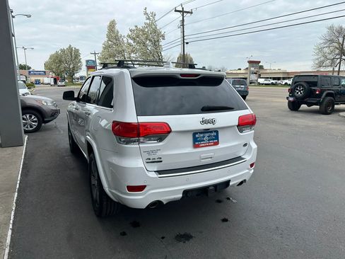 Used 2016 Jeep Grand Cherokee Overland w/ Advanced Technology Group AWD/4WD image 46