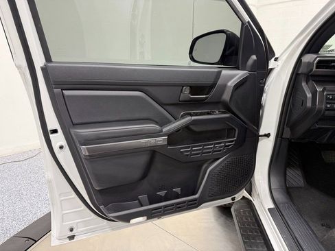 Used 2025 Toyota 4Runner TRD Off-Road image 9