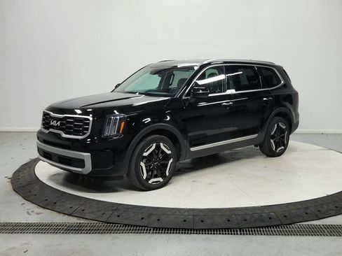 Used 2024 Kia Telluride S FWD image 4