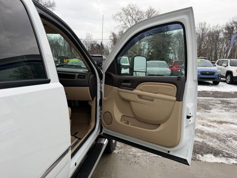 Used 2013 GMC Sierra 2500 Denali w/ Suspension Package, Off-Road image 12