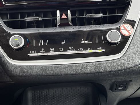 Used 2024 Toyota Corolla LE image 18