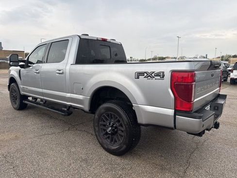 Used 2022 Ford F350 Lariat w/ Black Appearance Package image 4