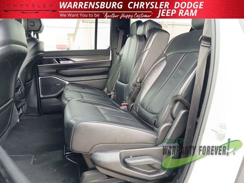 Used 2024 Jeep Wagoneer L Series II w/ Flexible Seating Group image 14