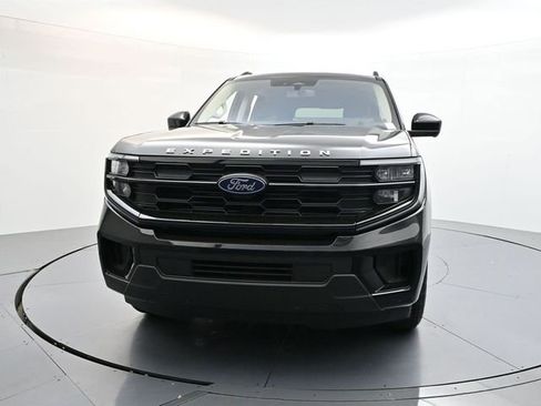 New 2025 Ford Expedition Active image 2