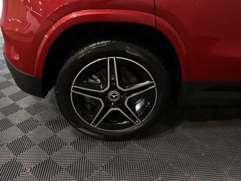 Used 2025 Mercedes-Benz GLA 250 4MATIC image 11