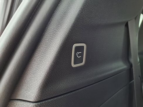 New 2026 Chrysler Pacifica Select FWD image 6