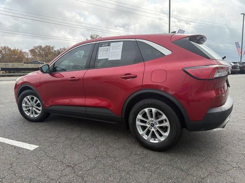 Used 2020 Ford Escape SE image 6