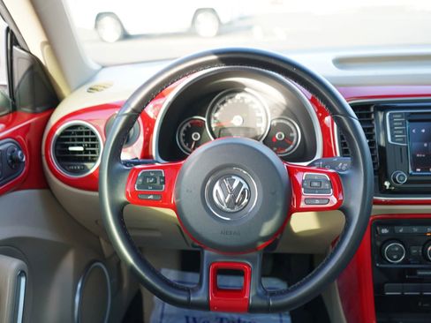 Used 2019 Volkswagen Beetle 2.0T SE FWD image 17