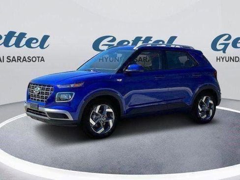 Certified 2025 Hyundai Venue SEL image 2