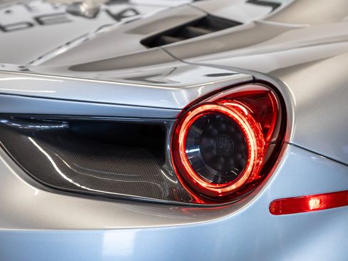 Used 2018 Ferrari 488 Spider RWD image 15