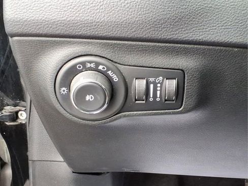 Used 2018 Jeep Compass Limited w/ Navigation Group image 16