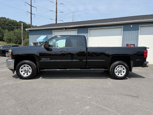 Used 2018 Chevrolet Silverado 3500 W/T w/ WT Convenience Package AWD/4WD image 2