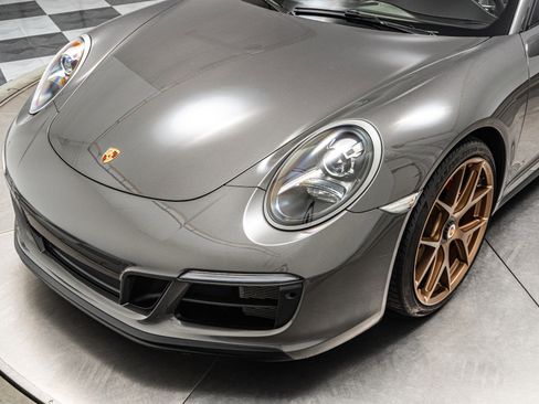 Used 2019 Porsche 911 Cabriolet image 37
