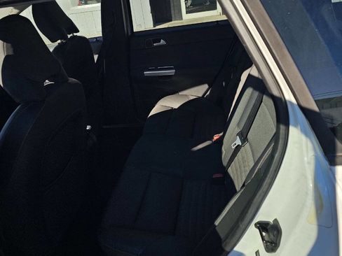Used 2010 Volvo V50 2.4i image 15