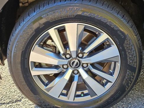 Certified 2025 Nissan Pathfinder SL image 10