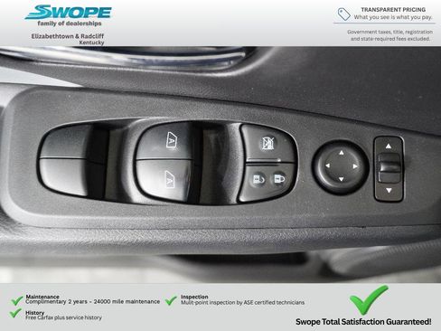 Used 2024 Nissan Kicks SR w/ SR Premium Package FWD image 15