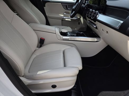 Used 2021 Mercedes-Benz GLB 250 image 14
