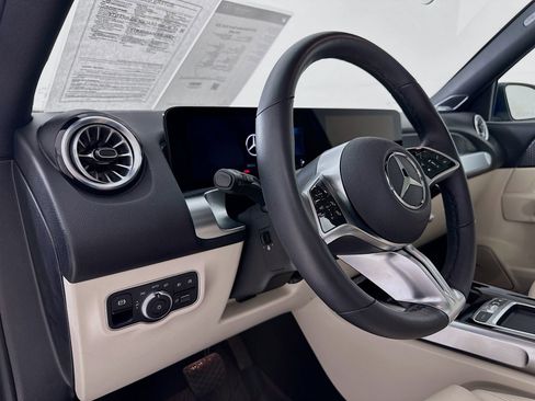 Certified 2025 Mercedes-Benz GLB 250 image 10