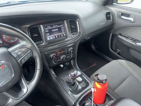 Used 2019 Dodge Charger SXT w/ Blacktop Package RWD image 19