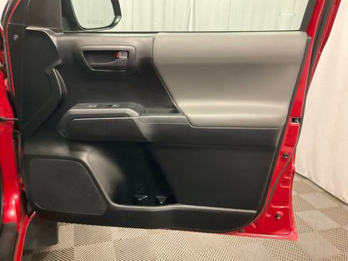 Used 2022 Toyota Tacoma SR image 30