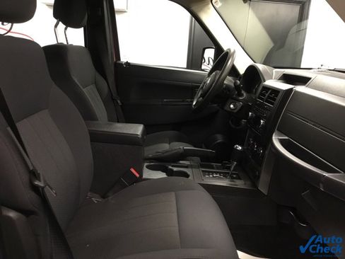Used 2011 Jeep Liberty Sport image 33