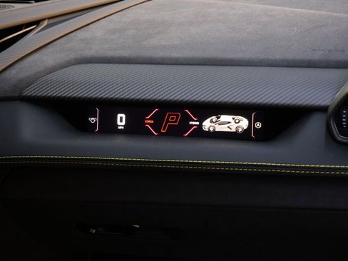 Used 2025 Lamborghini Revuelto AWD/4WD image 30