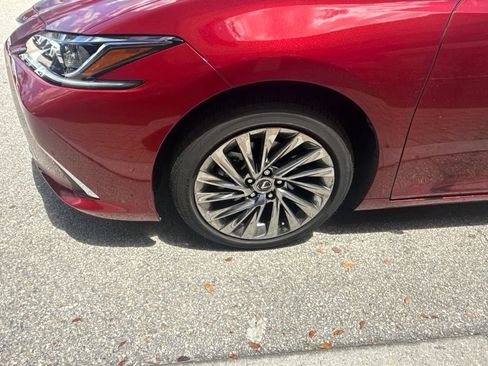 Used 2025 Lexus ES 350 w/ Technology Package FWD image 5