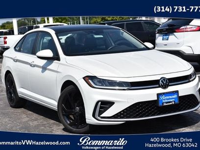 Used 2025 Volkswagen Jetta SE w/ Sunroof Package