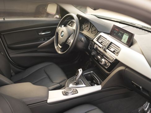 Used 2016 BMW 320i xDrive Sedan image 17