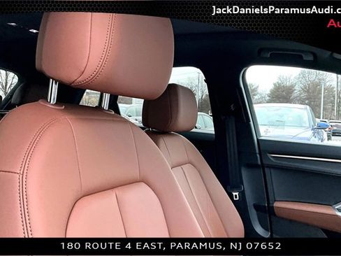 Used 2025 Audi Q3 2.0T Premium w/ Convenience Package image 7