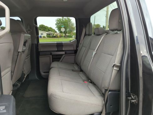 Used 2017 Ford F150 XLT image 10