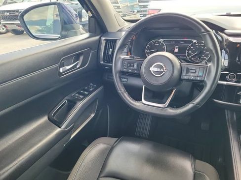 Certified 2024 Nissan Pathfinder SL w/ SL Premium Package FWD image 17