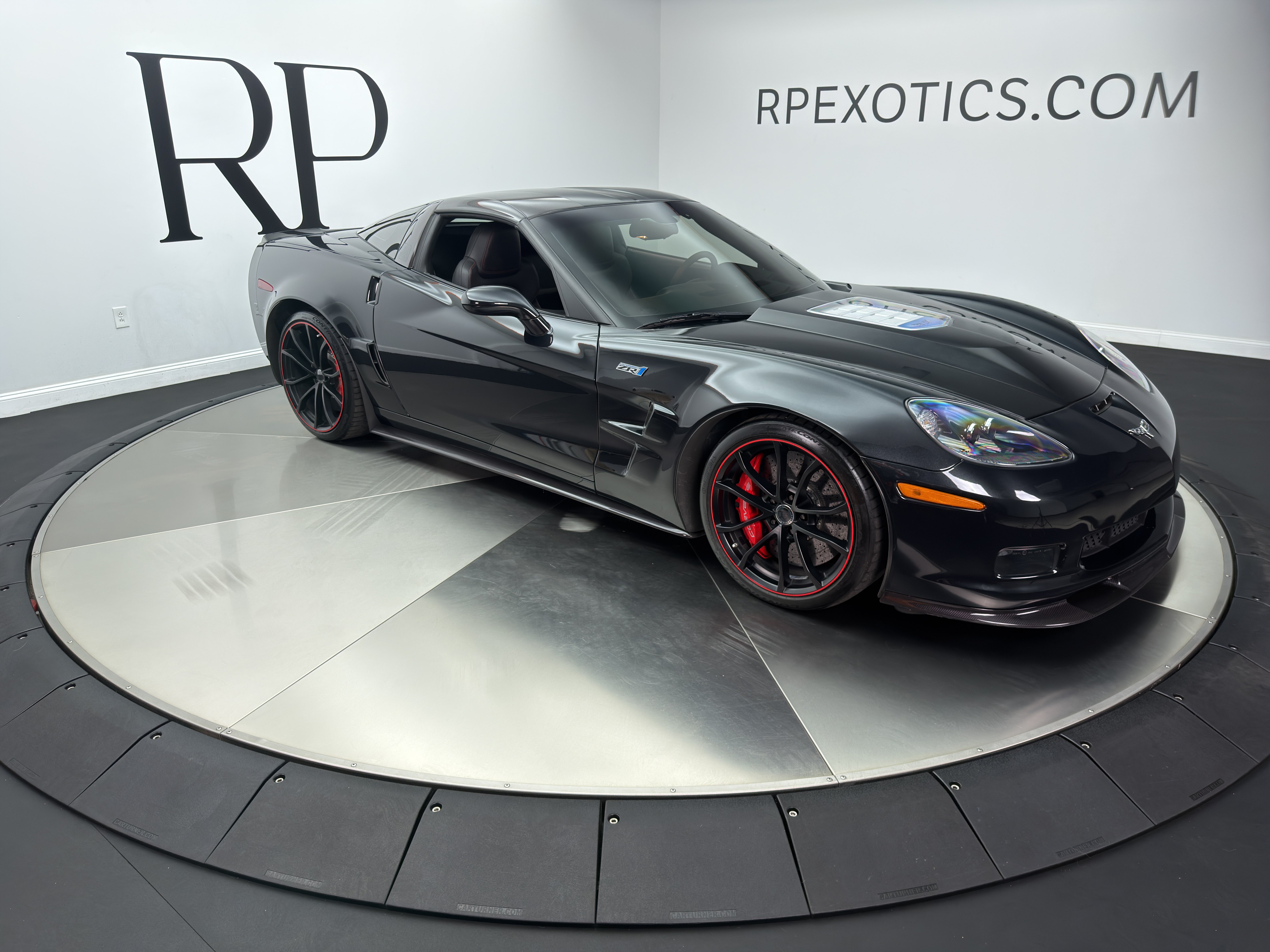 Used 2012 Chevrolet Corvette ZR1 w/ 3ZR Preferred Equipment Group RWD image 5