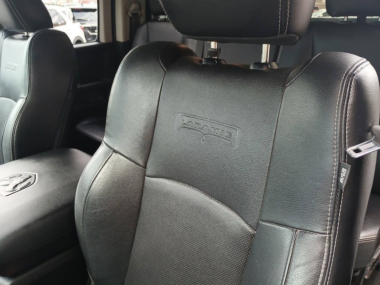 Used 2017 RAM 1500 Laramie w/ Convenience Group AWD/4WD image 12
