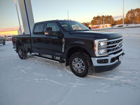 Used 2024 Ford F350 Lariat image 7