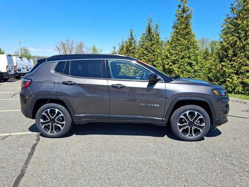 Certified 2022 Jeep Compass Limited AWD/4WD image 7
