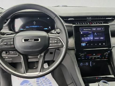 Used 2023 Jeep Grand Cherokee L Laredo AWD/4WD image 14