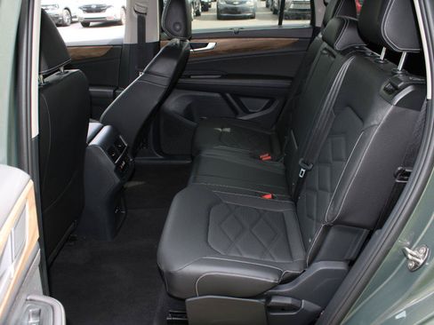Used 2026 Volkswagen Atlas SE AWD/4WD image 19