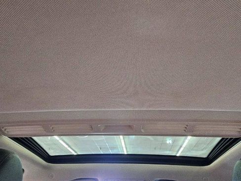 Used 2018 Mercedes-Benz E 300 4MATIC image 38