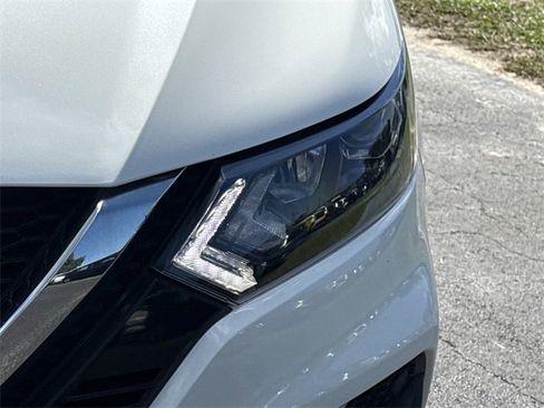 Certified 2021 Nissan Rogue Sport SV image 13