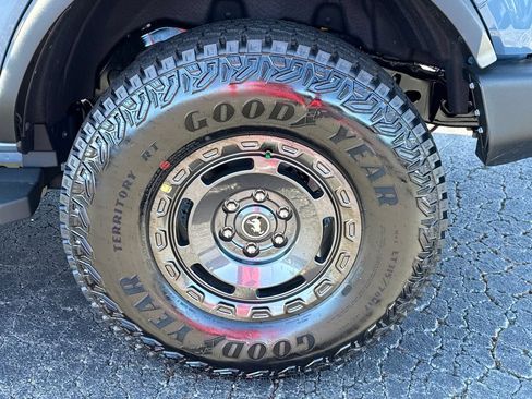 New 2025 Ford Bronco 2-Door w/ Sasquatch Package AWD/4WD image 18