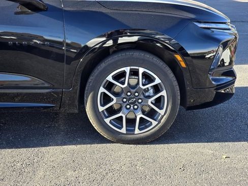 Used 2025 Chevrolet Blazer RS image 9