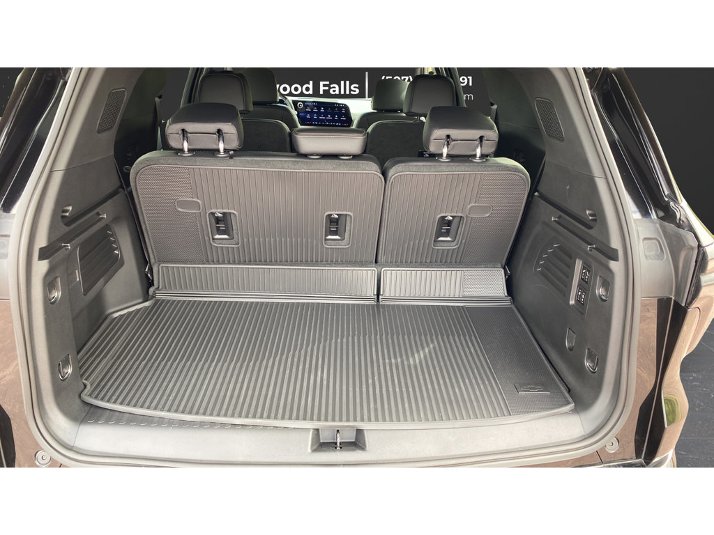 Used 2026 Chevrolet Traverse High Country w/ LPO, Floor Liner Package AWD/4WD image 9
