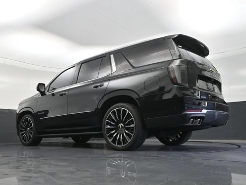 Used 2025 Chevrolet Tahoe High Country AWD/4WD image 27