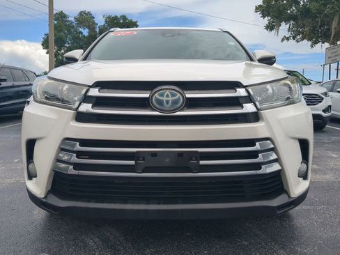 Used 2017 Toyota Highlander Limited image 9