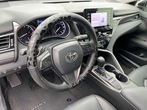 Used 2024 Toyota Camry SE image 12