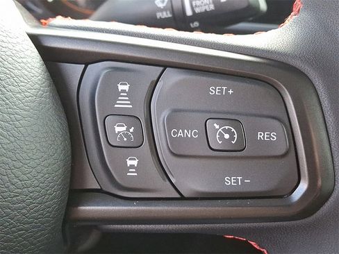 Used 2024 Jeep Gladiator Rubicon w/ Technology Group image 23